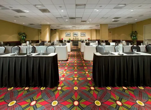 Hilton Chicago O'Hare Airport Business Facilities Photos