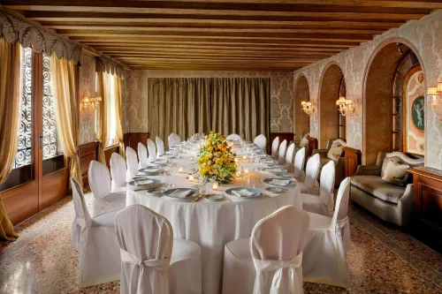 The Gritti Palace, a Luxury Collection Hotel, Venice Бизнес-удобства Photos