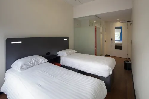 EasyHotel Rotterdam City Centre Zimmer Photos