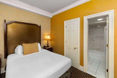The Lafayette New Orleans by Kasa Photos