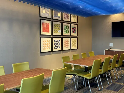 Holiday Inn Express & Suites Aurora Business Facilities Photos