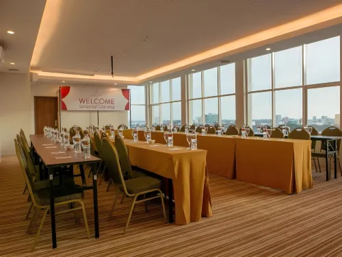 The One Hotel Makassar Fasilitas Bisnis Photos