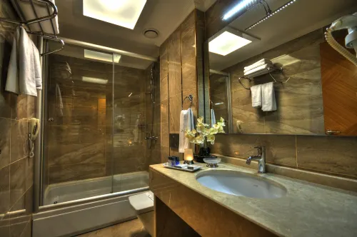 Golden Deluxe Hotel Photos