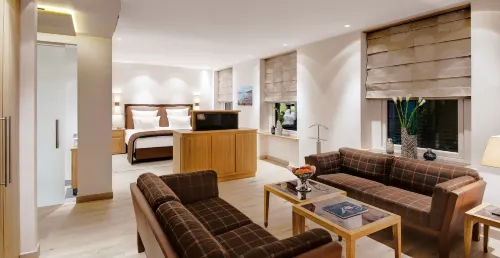 Excelsior by Geisel Camere Photos