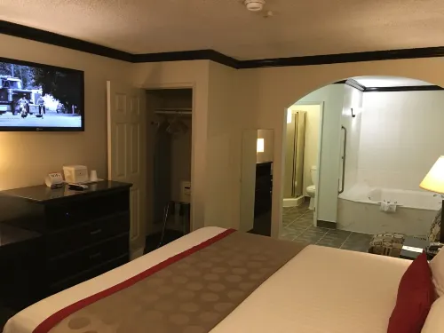 Ramada by Wyndham Ontario Photos