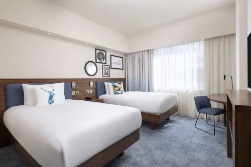 Hampton by Hilton London Gatwick Airport Rooms Photos