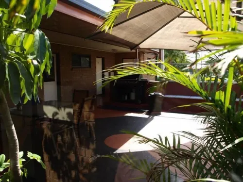 Lancaster Court Motel Exterior Photos