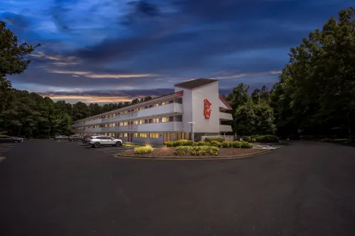 Red Roof Inn Chapel Hill - UNC Exterior Photos
