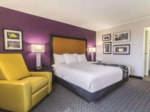 La Quinta Inn & Suites by Wyndham Miami Airport East Zimmer Photos