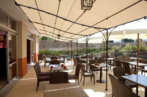 Hôtel Kyriad Aix les Milles - Plan de campagne Restauration Photos