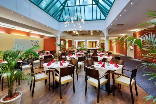Austria Trend Hotel Ananas Dining Photos