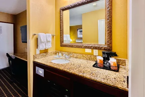 Quality Inn & Suites Westminster Seal Beach Photos