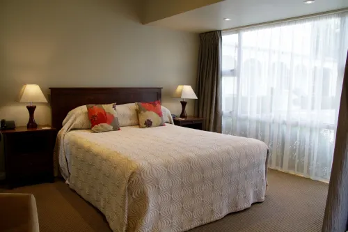 Merivale Manor Rooms Photos