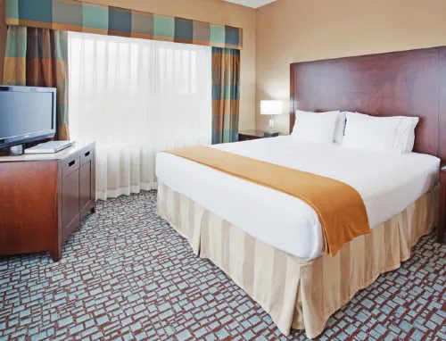 Holiday Inn Express & Suites Salinas Photos