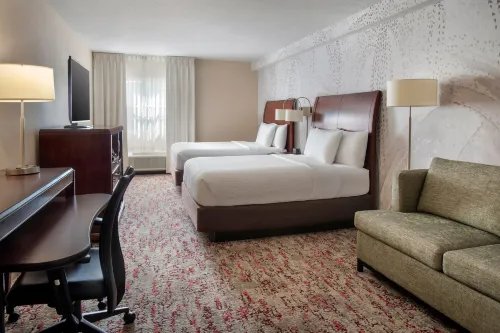 Fairfield Inn & Suites Great Barrington Lenox/Berkshires Rooms Photos