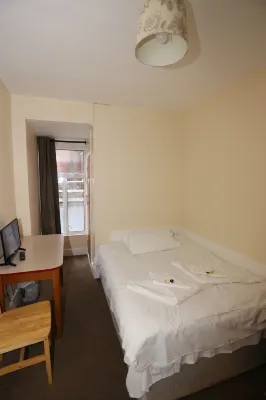 Charlie Hotel Camere Photos