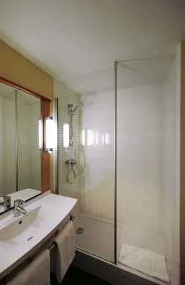 Ibis Lille Centre Gares Rooms Photos