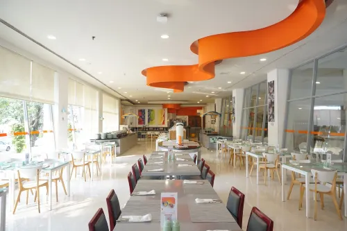 Harris Hotel Sentul City Bogor Dining Photos