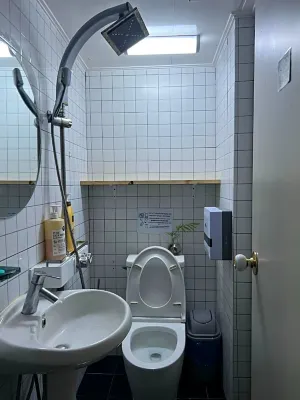Hostel Korea - Original Photos