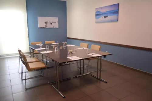 Holiday Inn Express Vitoria Business Facilities Photos