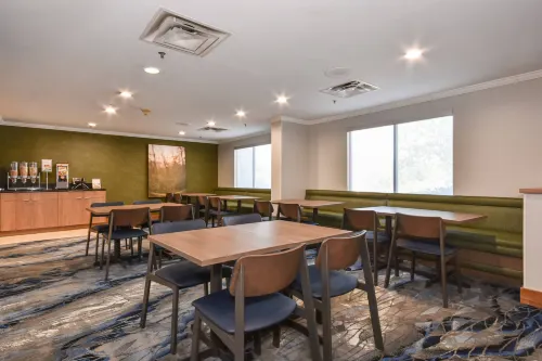 Fairfield by Marriott Inn & Suites Columbia Harbison Dining Photos