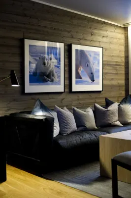 Svalbard Hotell | Polfareren Photos