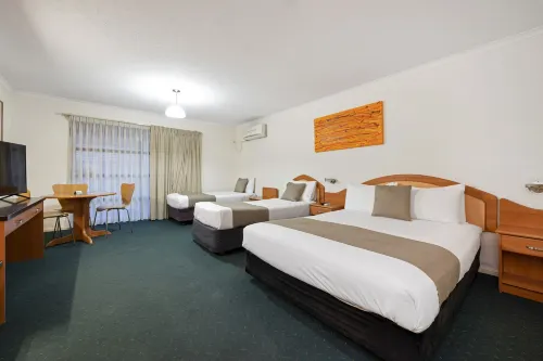 Pegasus Motor Inn and Serviced Apartments Photos