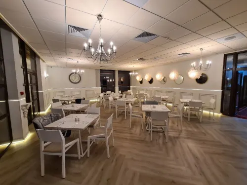 Grand Royal Hotel Makanan Photos