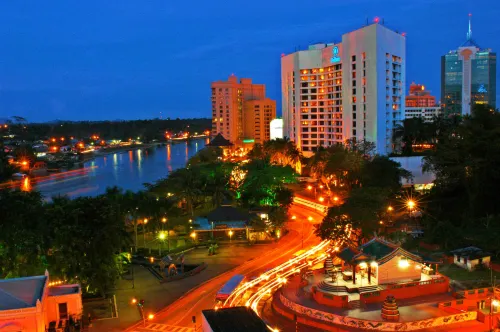 Hilton Kuching Eksterior Photos