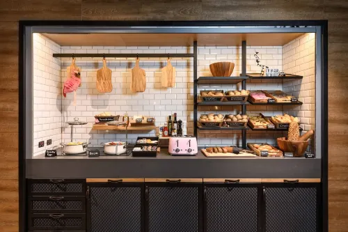 Moxy Stuttgart Feuerbach Dining Photos