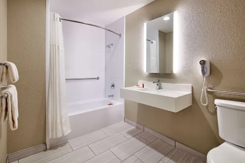 SureStay Hotel by Best Western San Diego Pacific Beach Rooms Photos