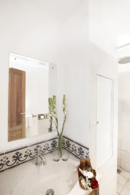 Adhisthana Hotel Kamar Photos