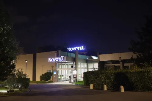 Novotel Evry Courcouronnes Extérieur Photos