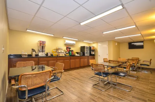 Days Inn by Wyndham Southern Hills/Oru Restauration Photos