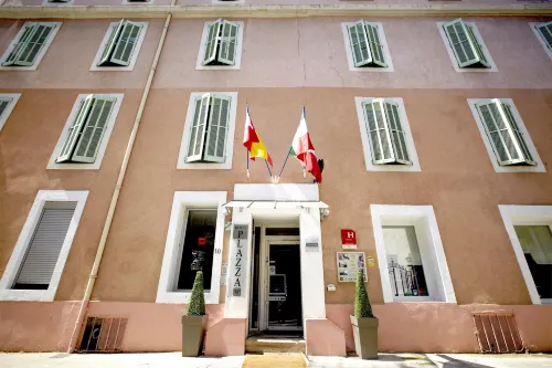 Hôtel Kyriad Nimes Centre Extérieur Photos