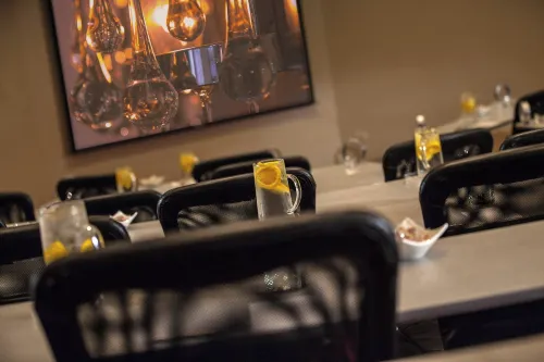 Renaissance Chicago North Shore Hotel Dining Photos