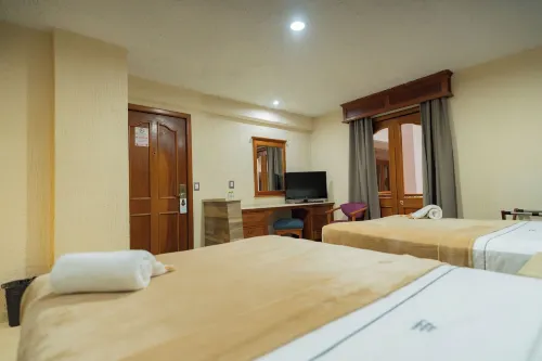 Hotel Santiago de Compostela - Guadalajara Centro Historico Camere Photos