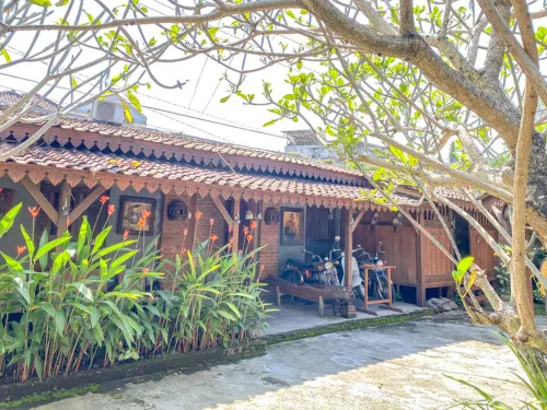 Griya Gribig Guest House Mitra RedDoorz Eksterior Photos