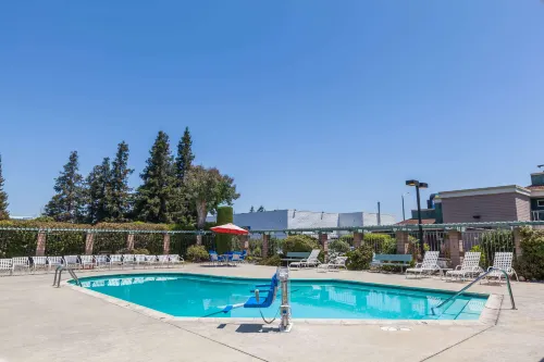 Days Inn & Suites by Wyndham Sunnyvale Leisure & Recreation Photos