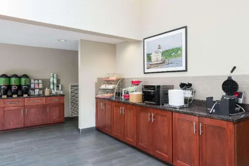Best Western Fishkill Inn  Suites Dining Photos