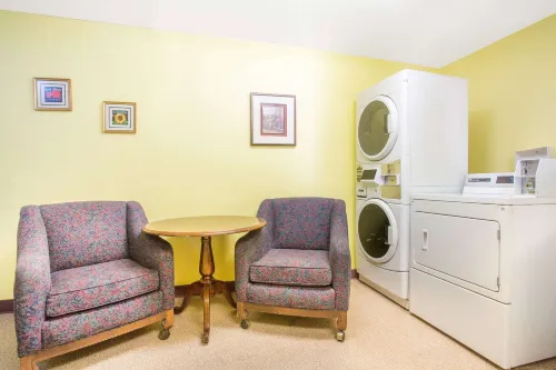 Super 8 by Wyndham Elko Public Areas Photos