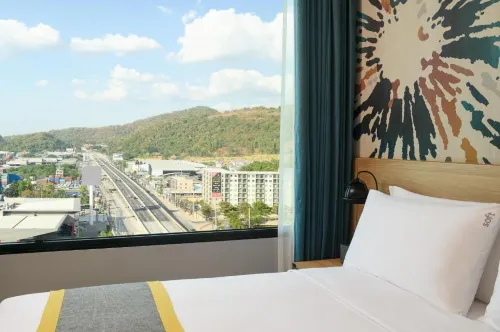 Holiday Inn & Suites Siracha Laemchabang Huoneet Photos
