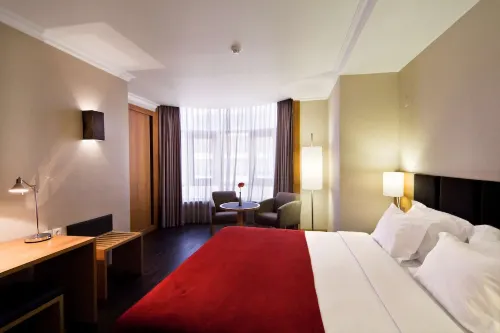 SANA Reno Hotel Rooms Photos