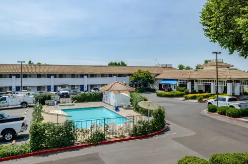 Motel 6 Oakdale, CA Benessere e tempo libero Photos