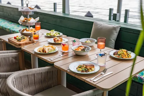 Palm Tree Club Miami Hotel Dining Photos