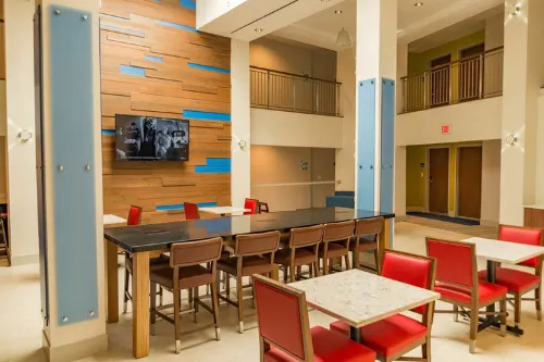 Holiday Inn Express West Los Angeles-Santa Monica Public Areas Photos