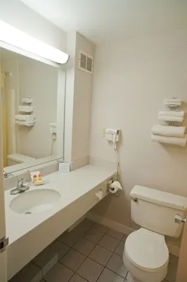Days Inn by Wyndham Parsippany Rooms Photos