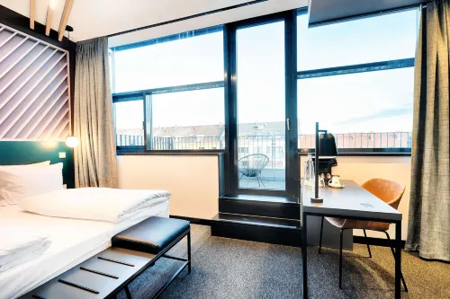 B&B HOTEL München-Moosach Photos