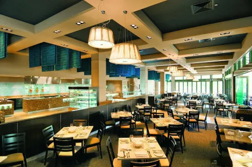 voco Gold Coast Restauration Photos