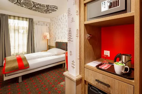 Swiss Night by Fassbind Chambres Photos